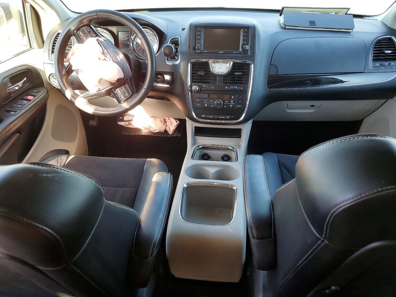 2015 CHRYSLER TOWN & COUNTRY LIMITED photo 8