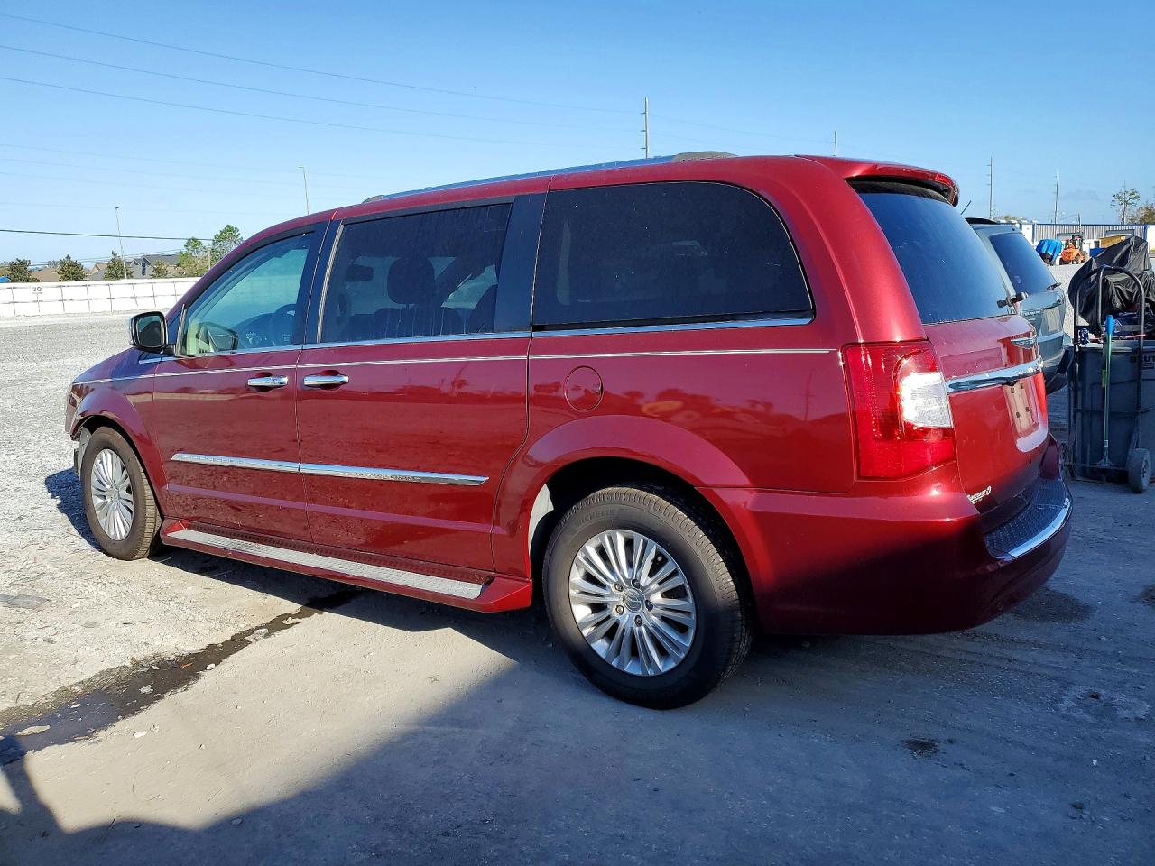 2015 CHRYSLER TOWN & COUNTRY LIMITED photo 2