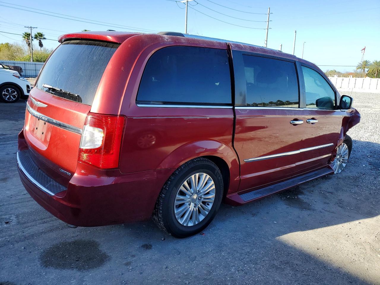 2015 CHRYSLER TOWN & COUNTRY LIMITED photo 3