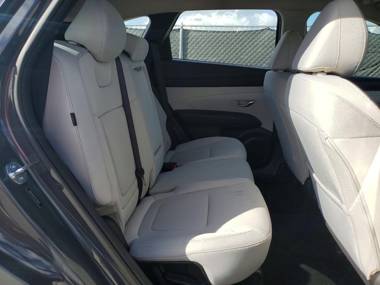 2026 HYUNDAI TUCSON SE photo 11