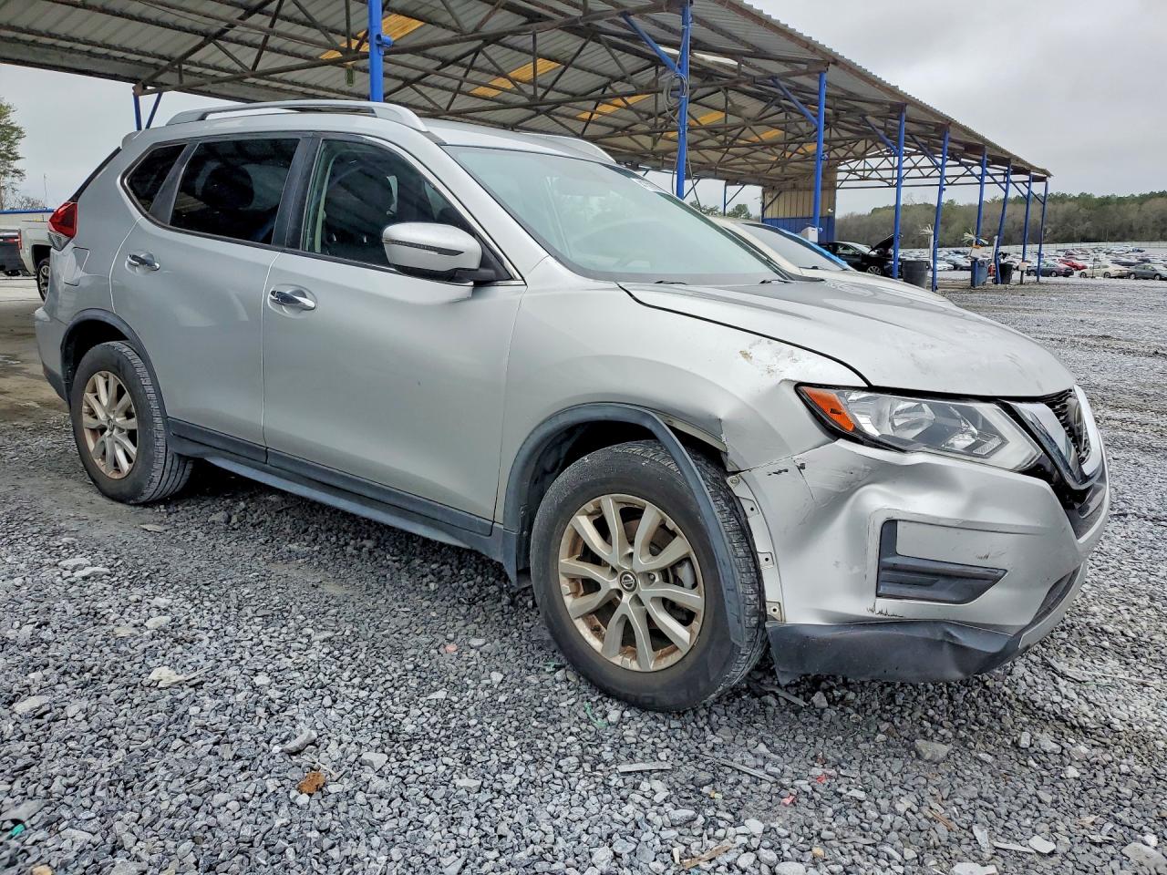 2018 NISSAN ROGUE SV photo 4