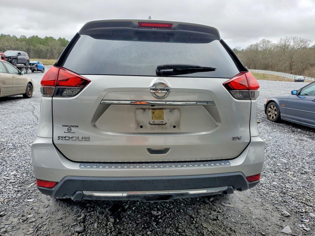 2018 NISSAN ROGUE SV photo 6