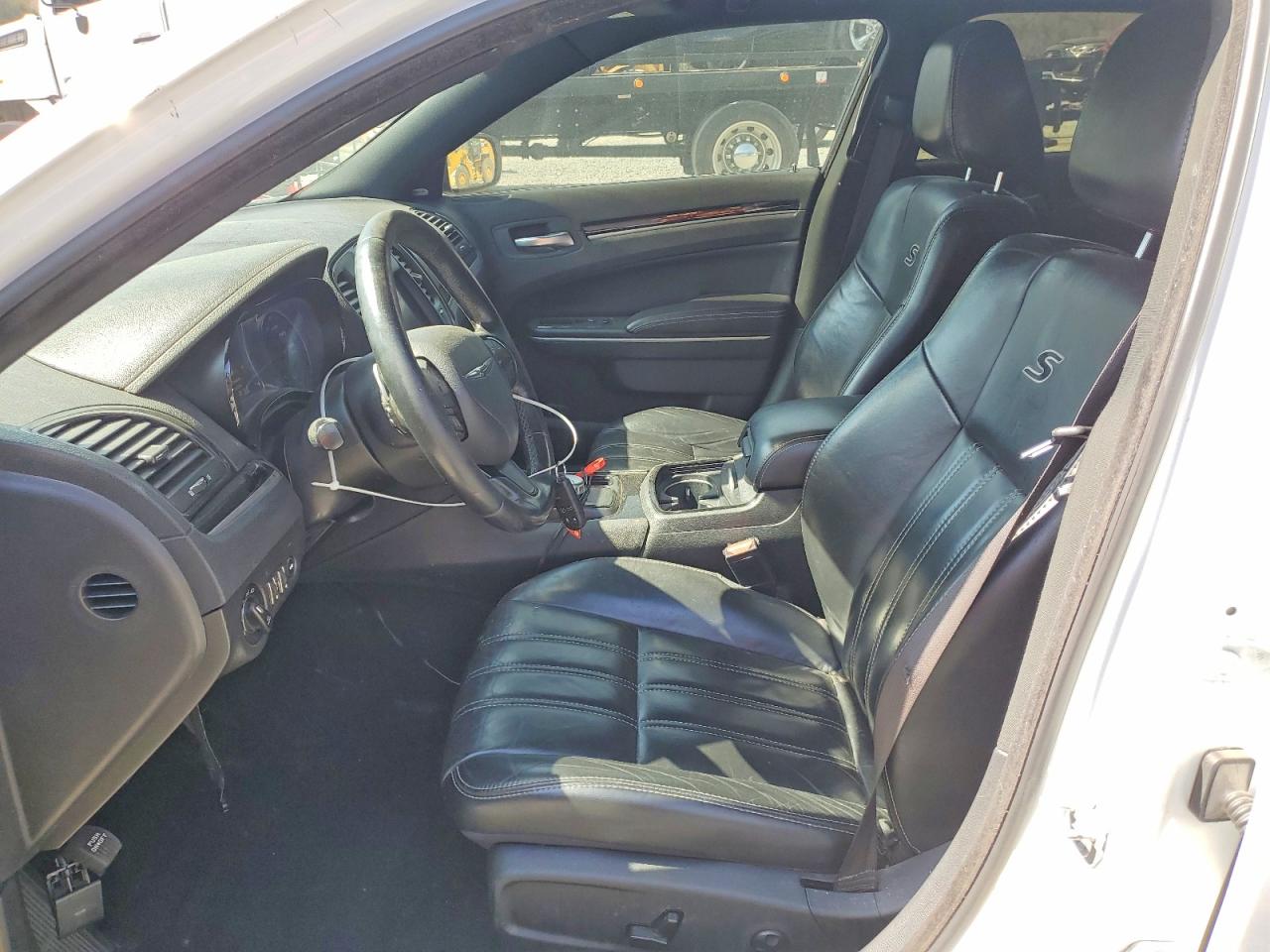 2019 CHRYSLER 300 S photo 13