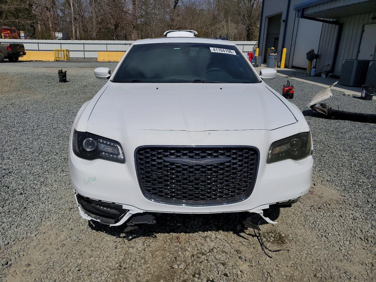 2019 CHRYSLER 300 S photo 9