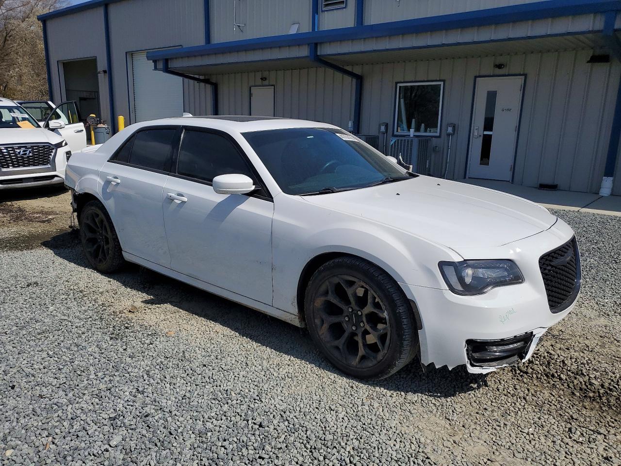 2019 CHRYSLER 300 S photo 7