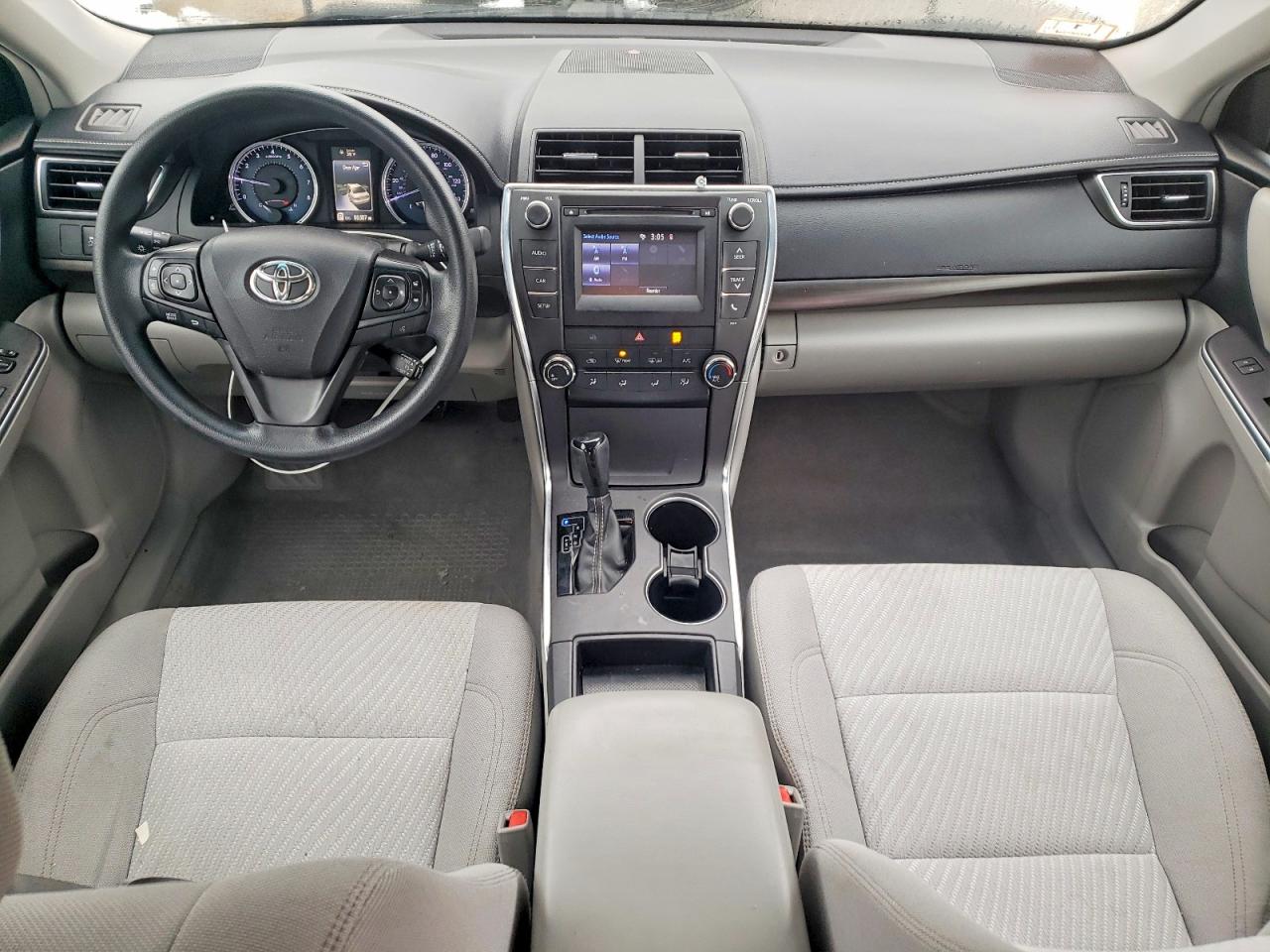 2017 TOYOTA CAMRY LE photo 8