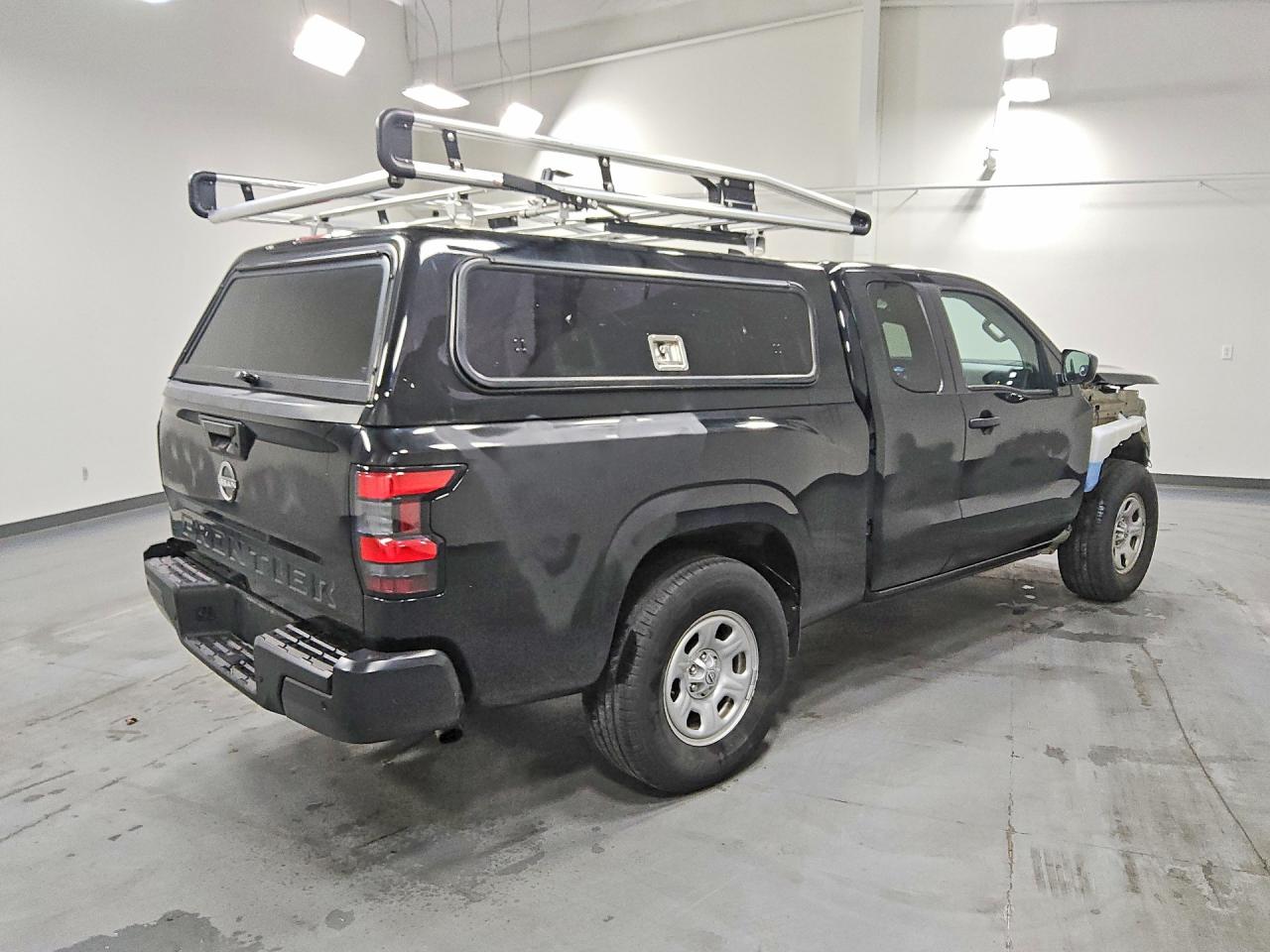 2024 NISSAN FRONTIER S photo 3
