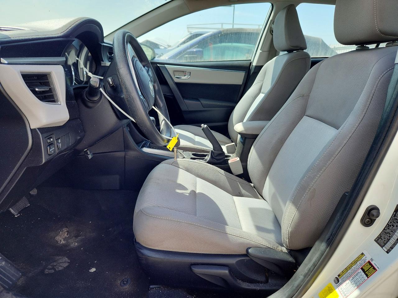 2016 TOYOTA COROLLA LE photo 14