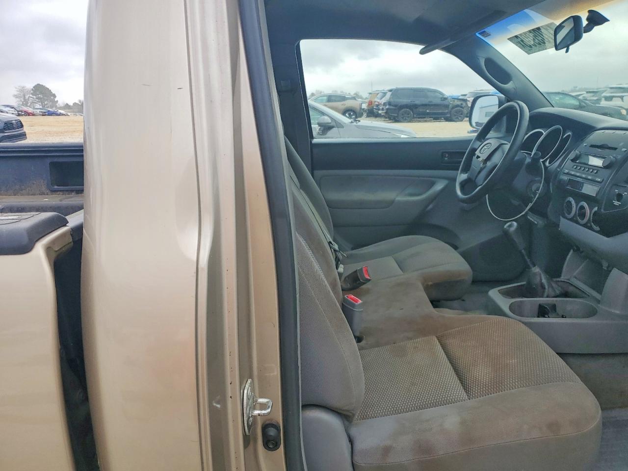 2005 TOYOTA TACOMA BASE photo 10
