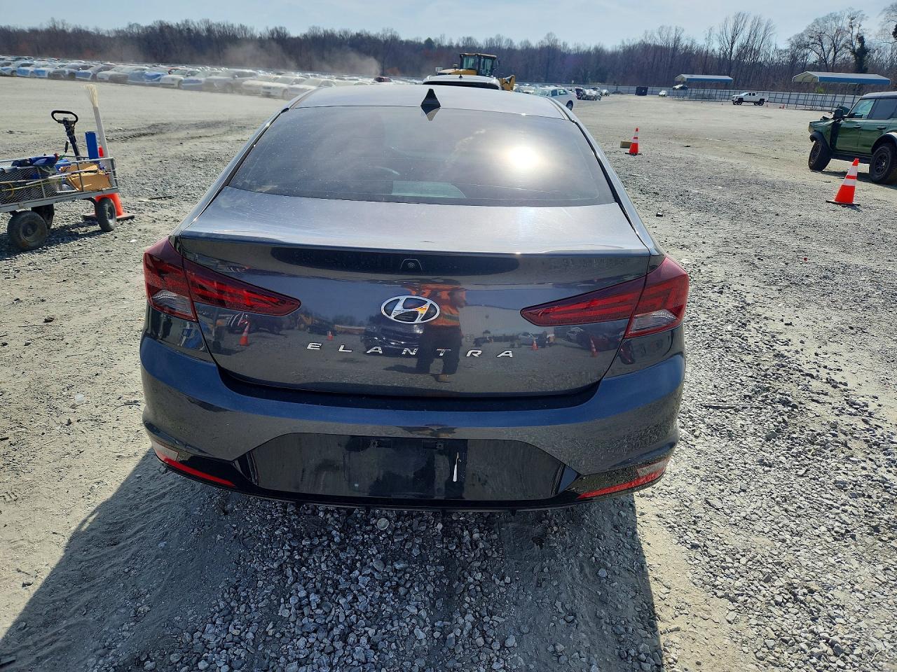 2020 HYUNDAI ELANTRA SEL photo 6