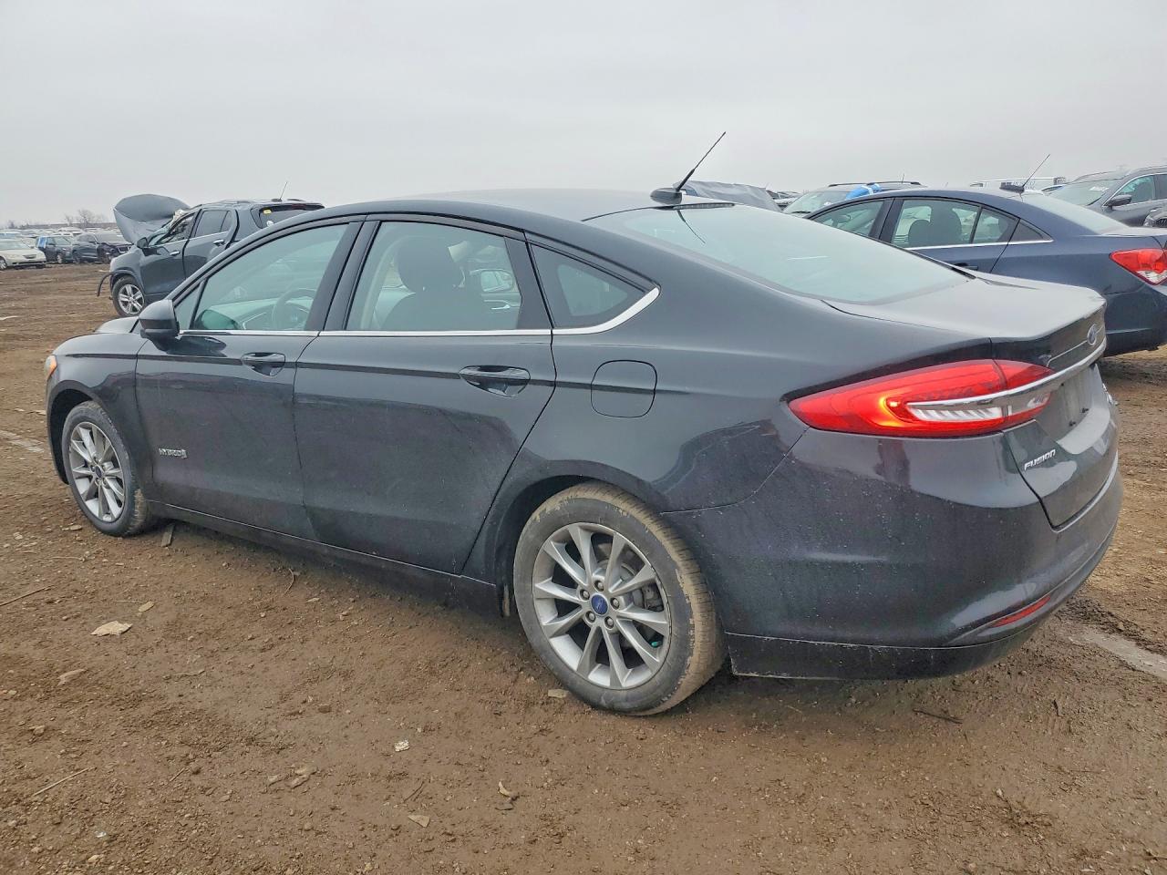 2017 FORD FUSION SE HYBRID photo 2