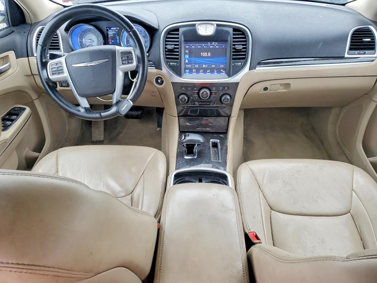 2014 CHRYSLER 300 photo 8