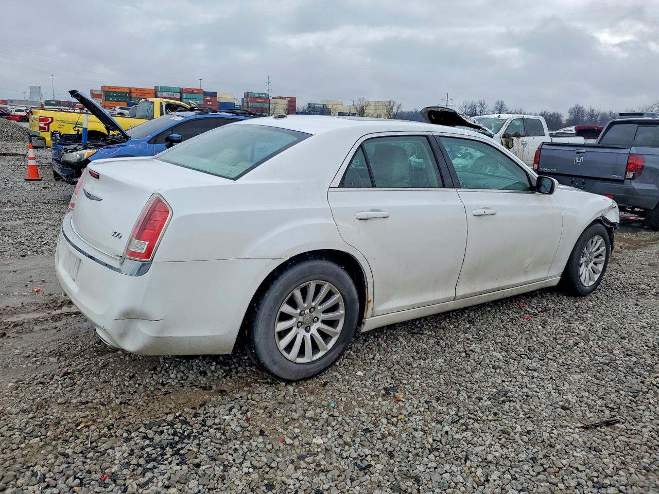 2014 CHRYSLER 300 photo 3