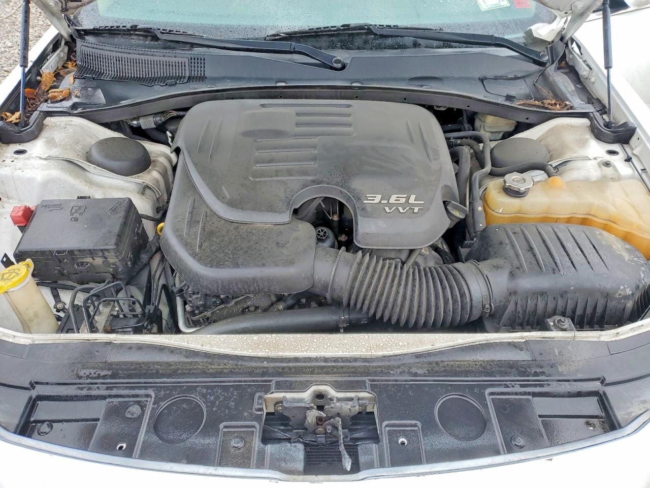 2014 CHRYSLER 300 photo 11