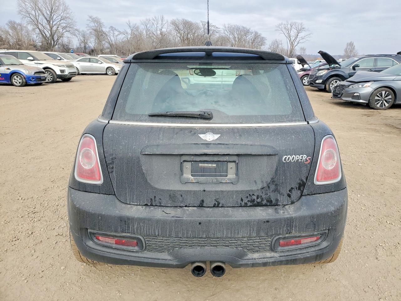 2012 MINI COOPER S photo 11