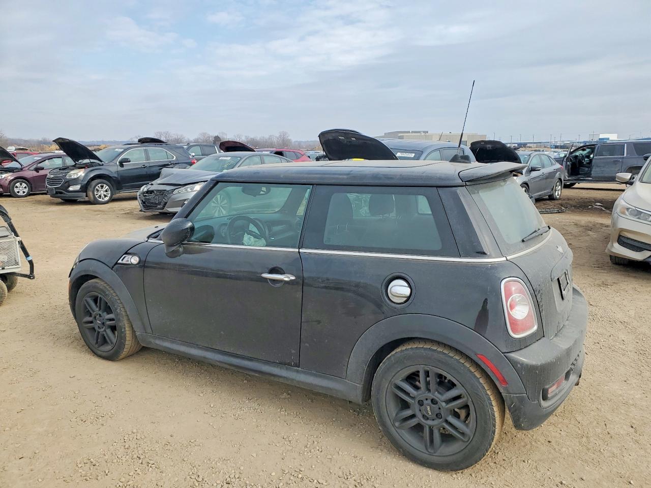 2012 MINI COOPER S photo 3