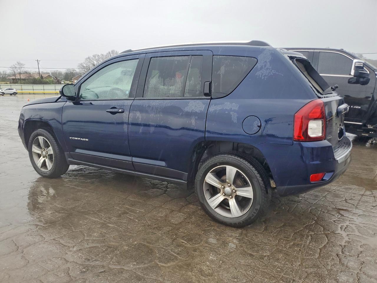 2017 JEEP COMPASS LATITUDE photo 2