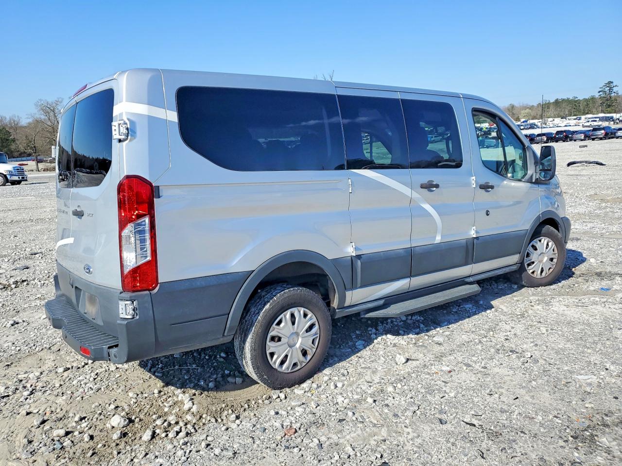 2017 FORD TRANSIT T-150 photo 5