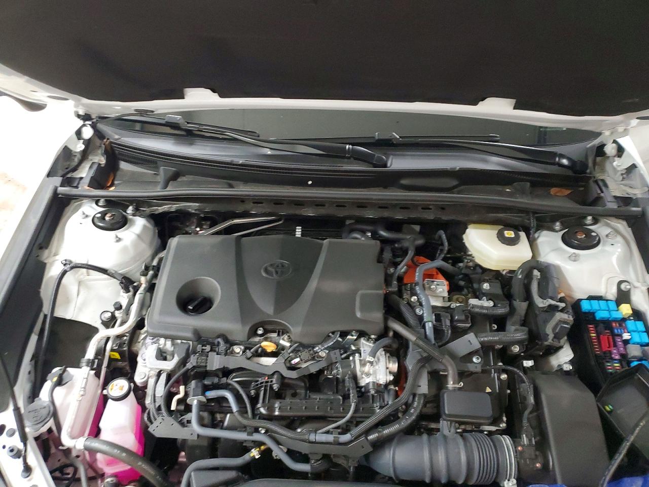 2025 TOYOTA CAMRY XLE photo 31
