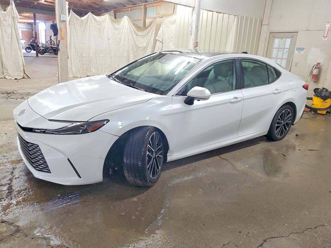 2025 TOYOTA CAMRY