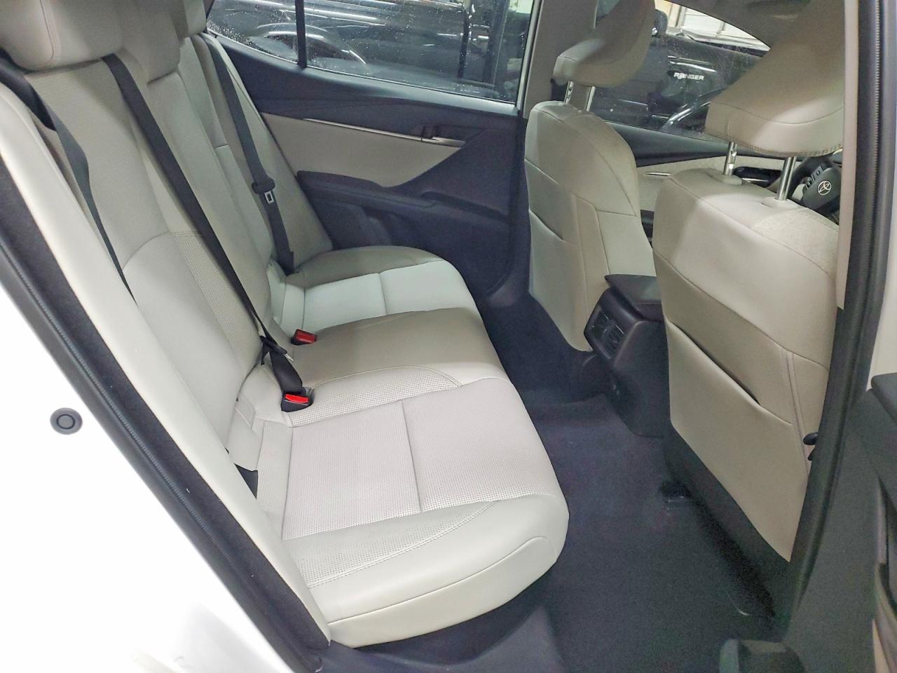 2025 TOYOTA CAMRY XLE photo 28