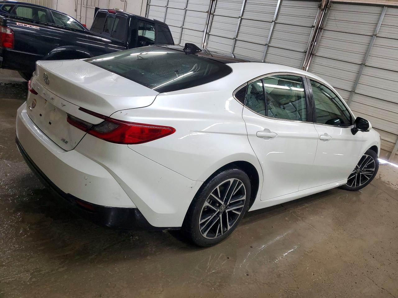 2025 TOYOTA CAMRY XLE photo 7