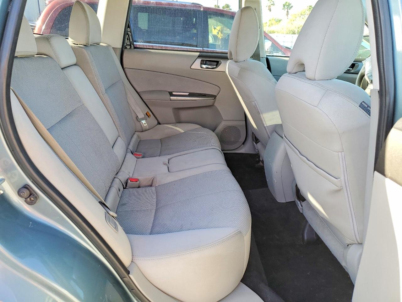 2011 SUBARU FORESTER 2.5X PREMIUM photo 31
