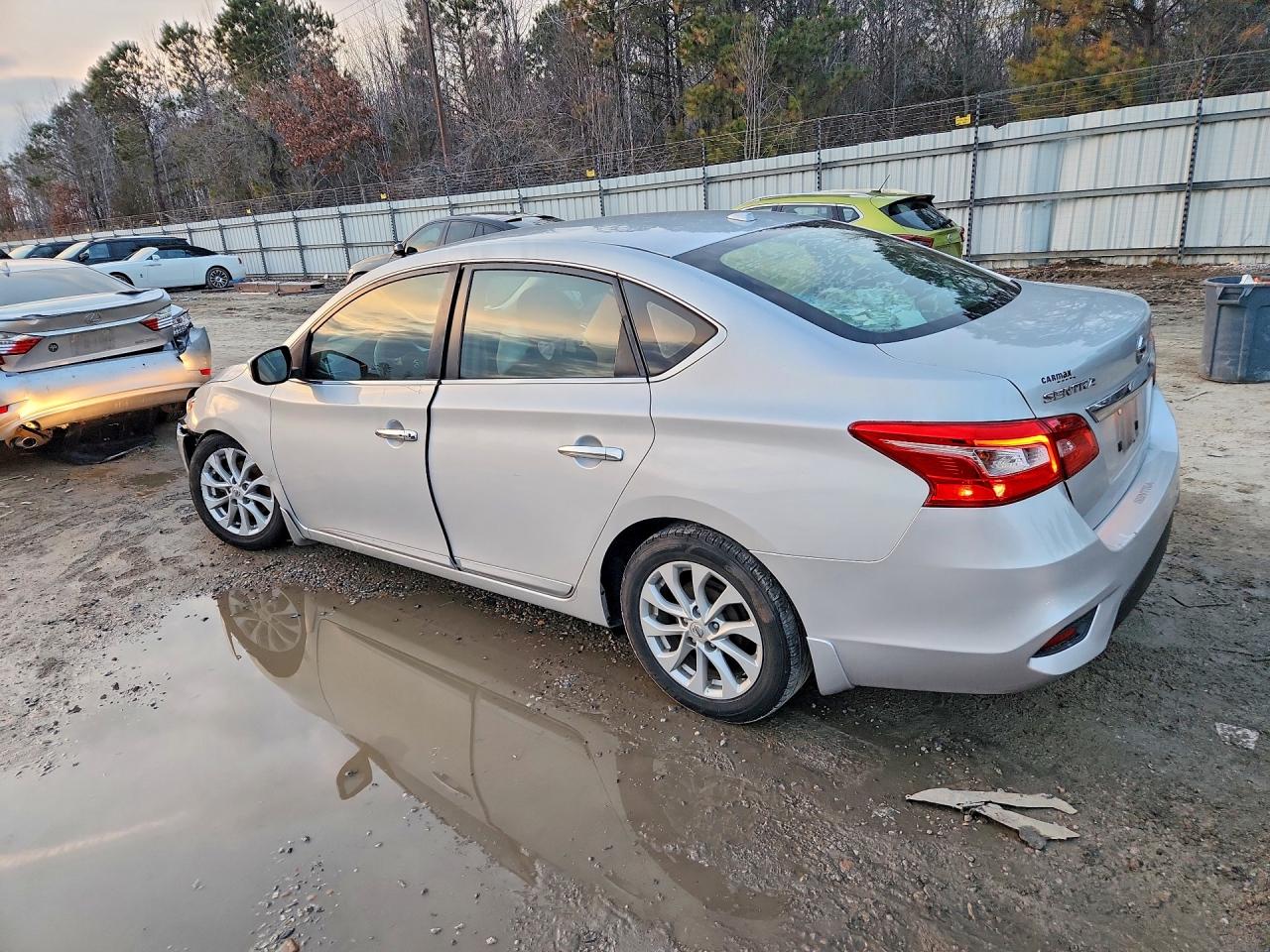 2018 NISSAN SENTRA SV photo 3
