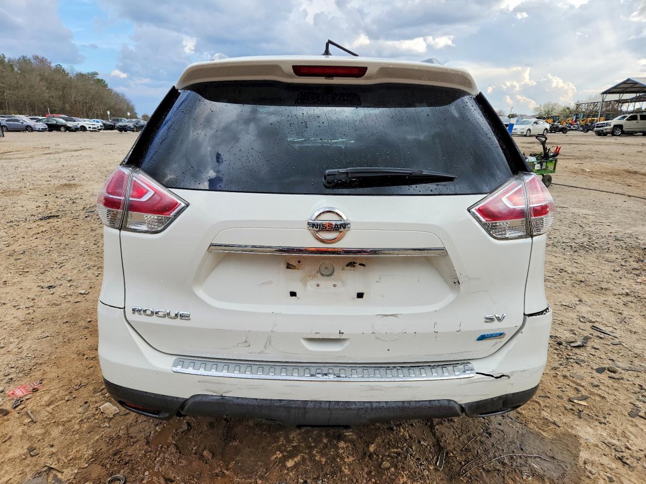 2014 NISSAN ROGUE SV photo 6