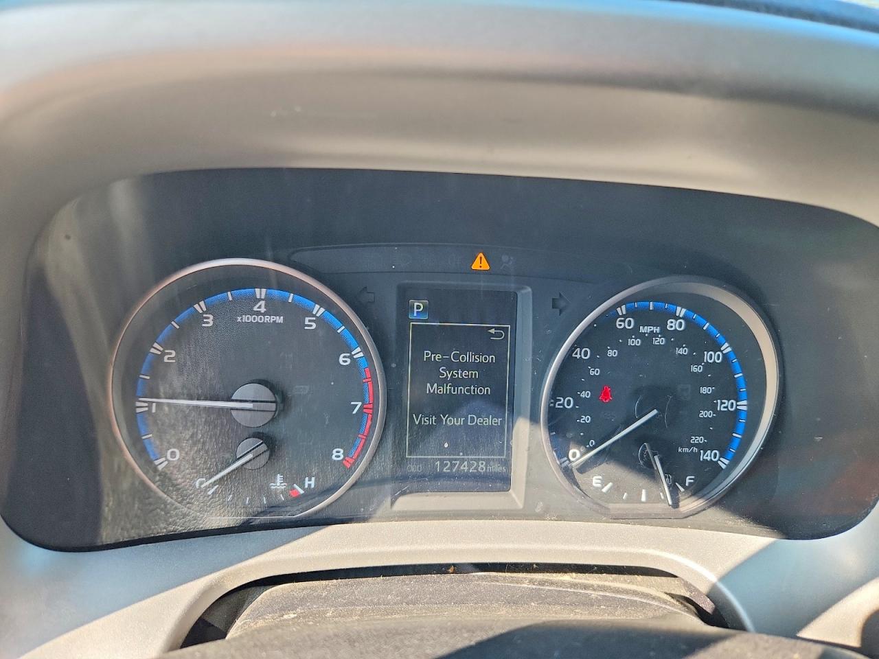 2017 TOYOTA RAV4 LE photo 9