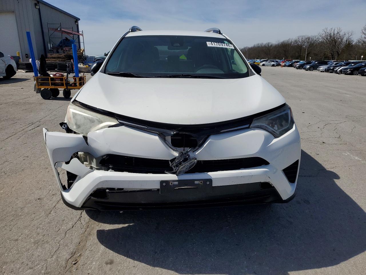 2017 TOYOTA RAV4 LE photo 5