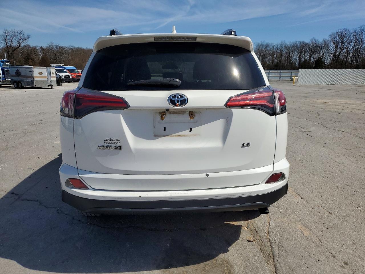 2017 TOYOTA RAV4 LE photo 6