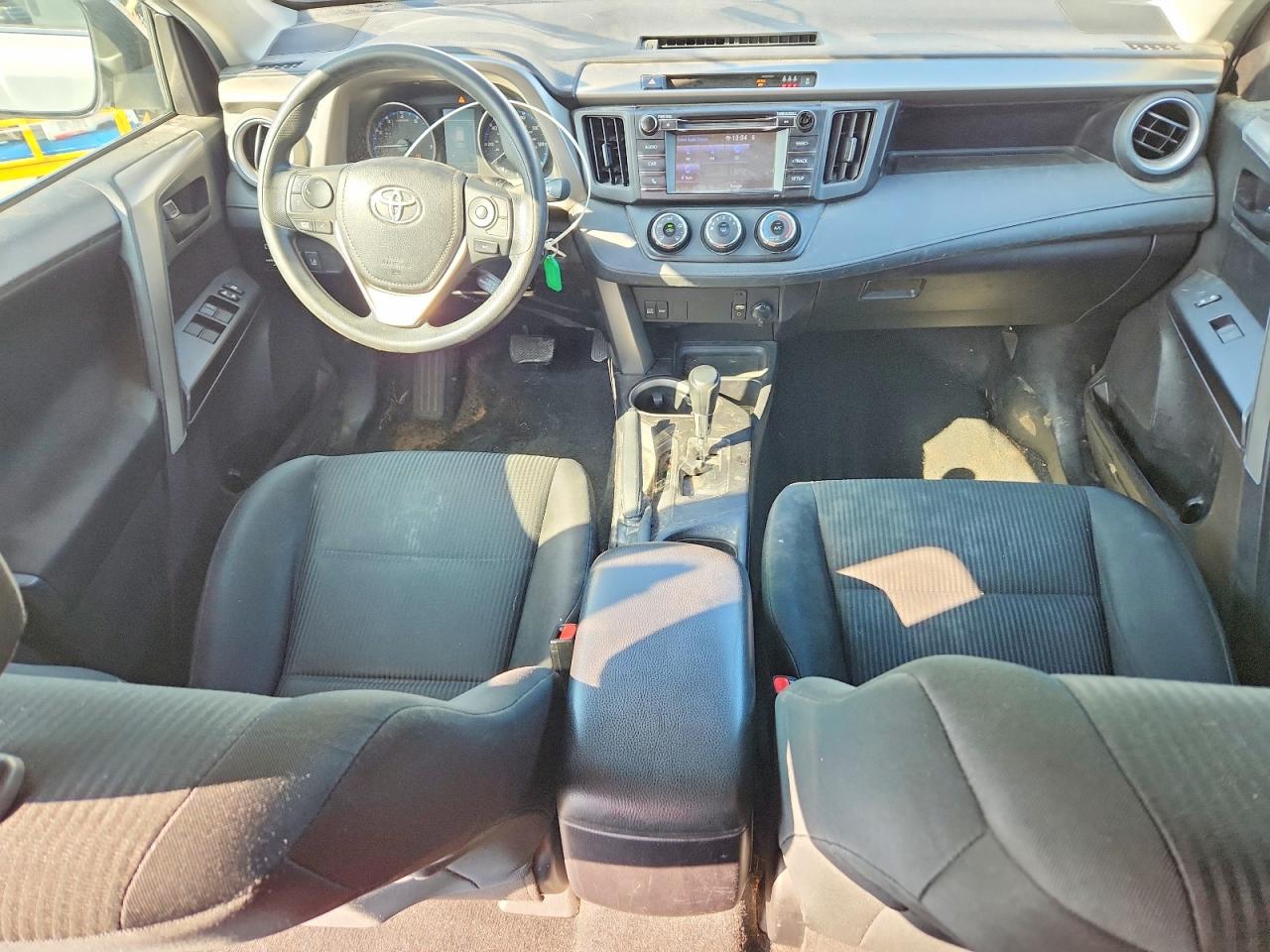 2017 TOYOTA RAV4 LE photo 8