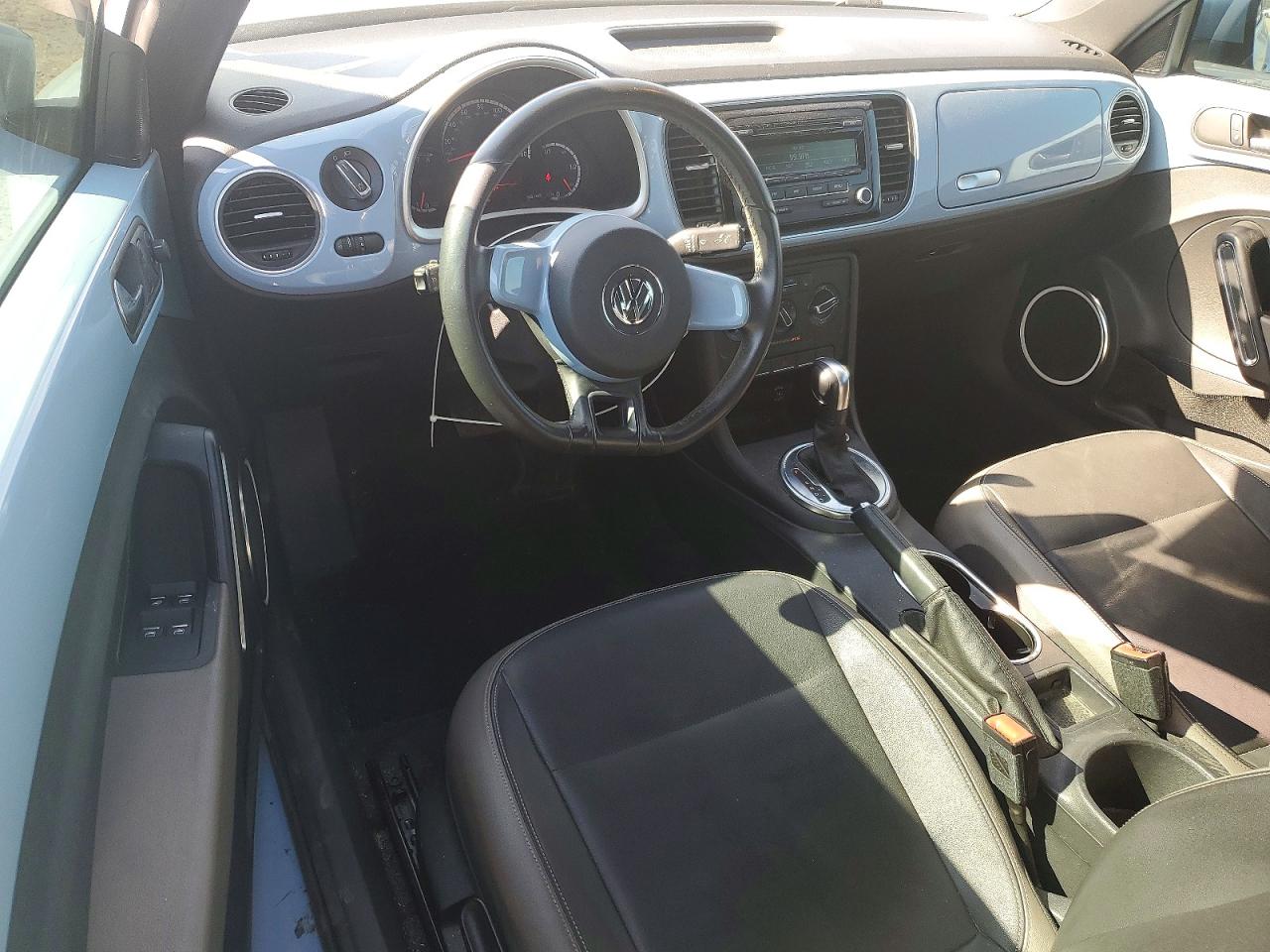 2013 VOLKSWAGEN BEETLE photo 8