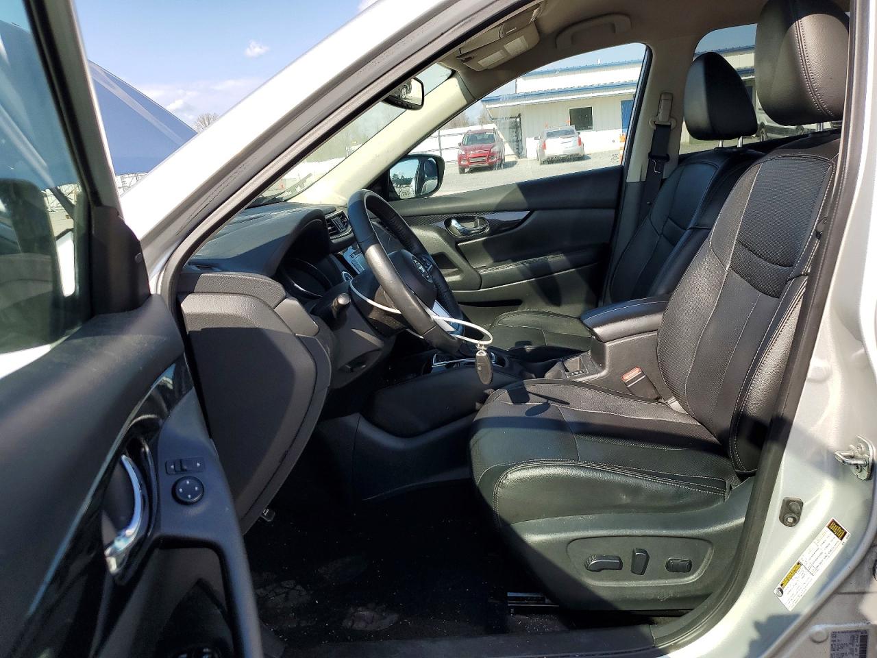 2018 NISSAN ROGUE S photo 19