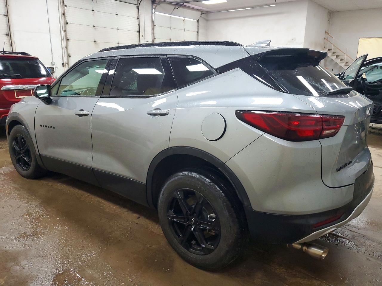 2025 CHEVROLET BLAZER 2LT photo 2