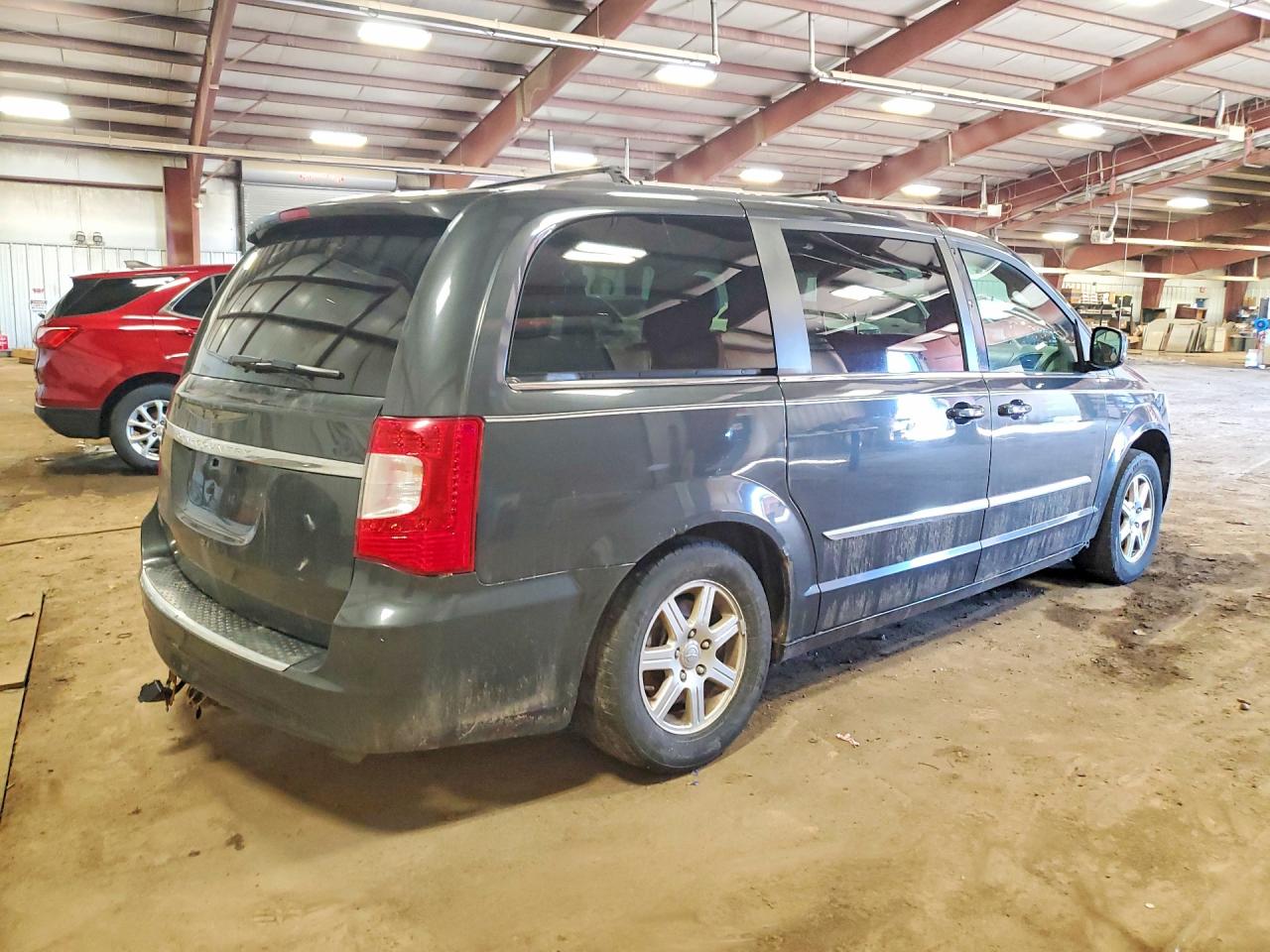 2012 CHRYSLER TOWN & COUNTRY TOURING photo 3