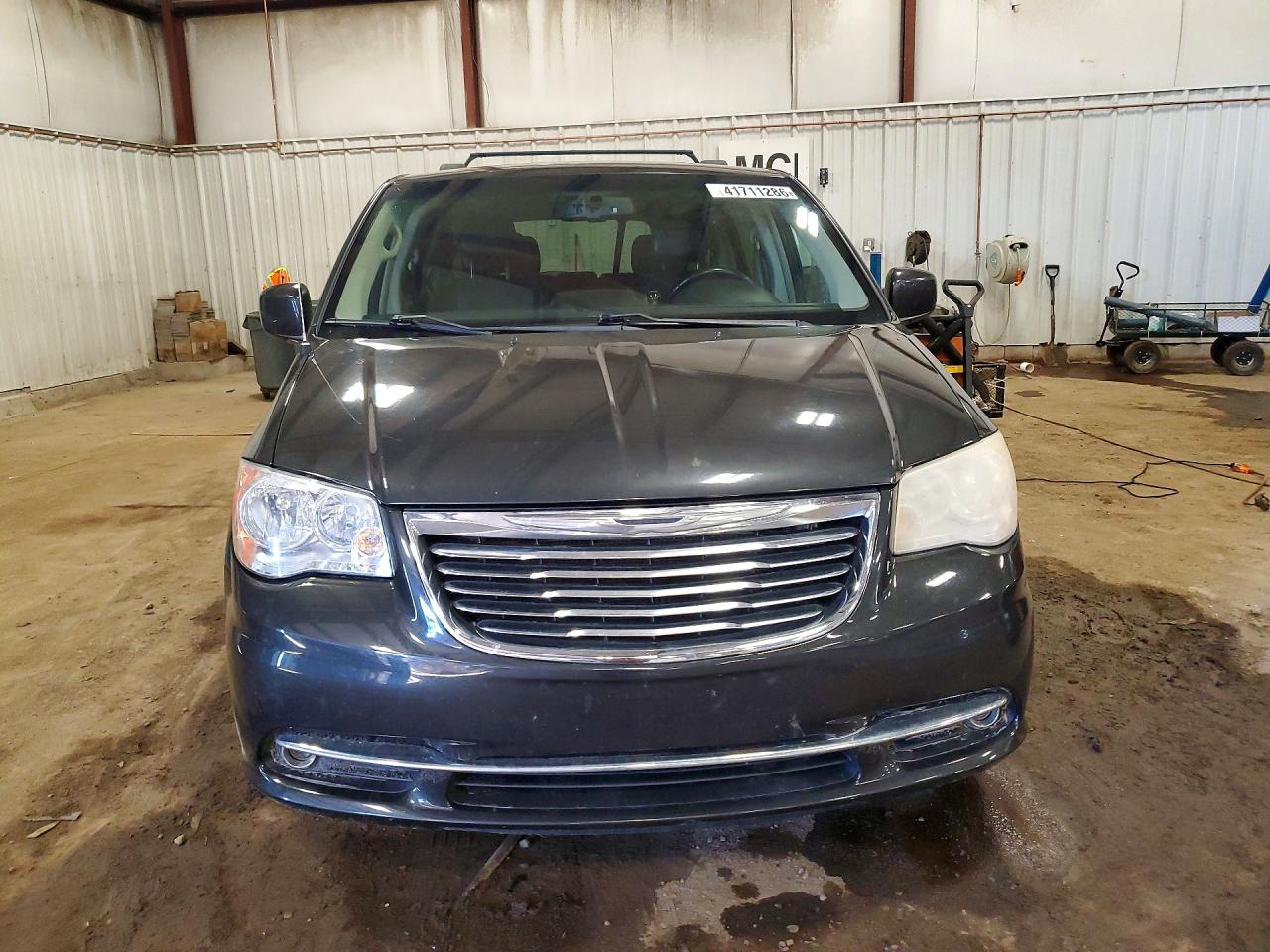 2012 CHRYSLER TOWN & COUNTRY TOURING photo 5