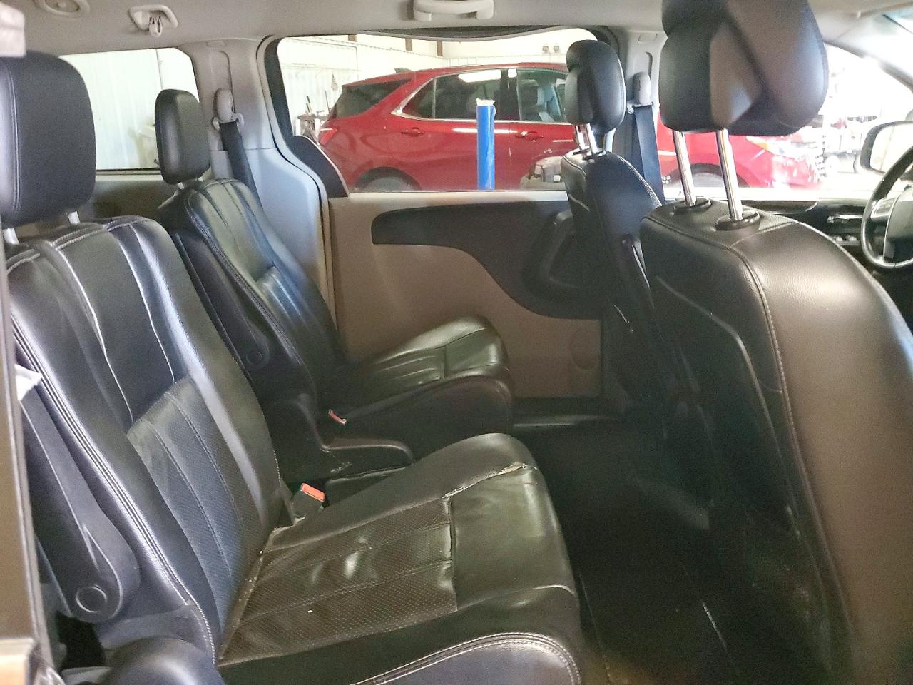 2012 CHRYSLER TOWN & COUNTRY TOURING photo 11