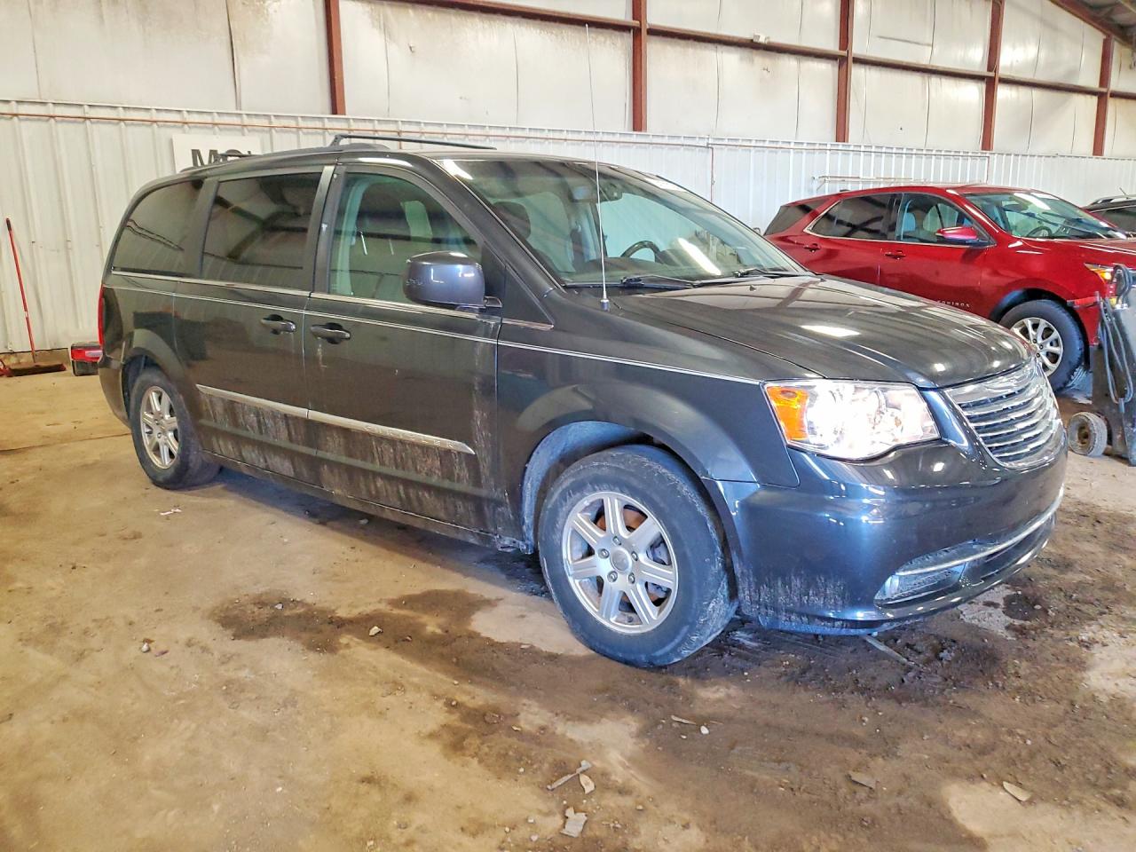 2012 CHRYSLER TOWN & COUNTRY TOURING photo 4