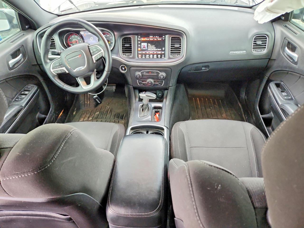 2015 DODGE CHARGER SXT photo 8