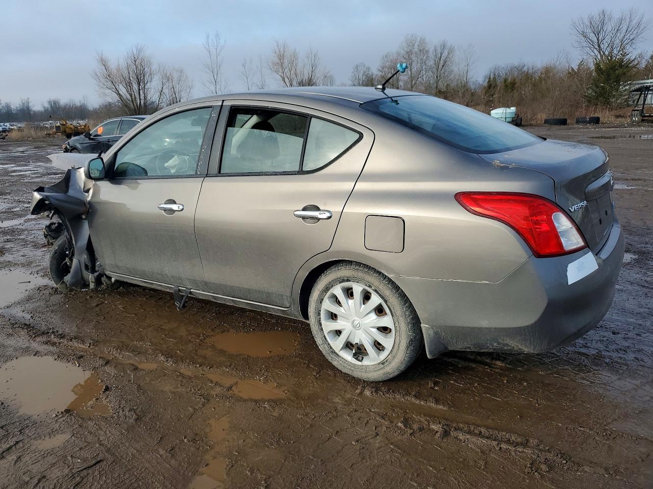 2012 NISSAN VERSA 1.6 S photo 2