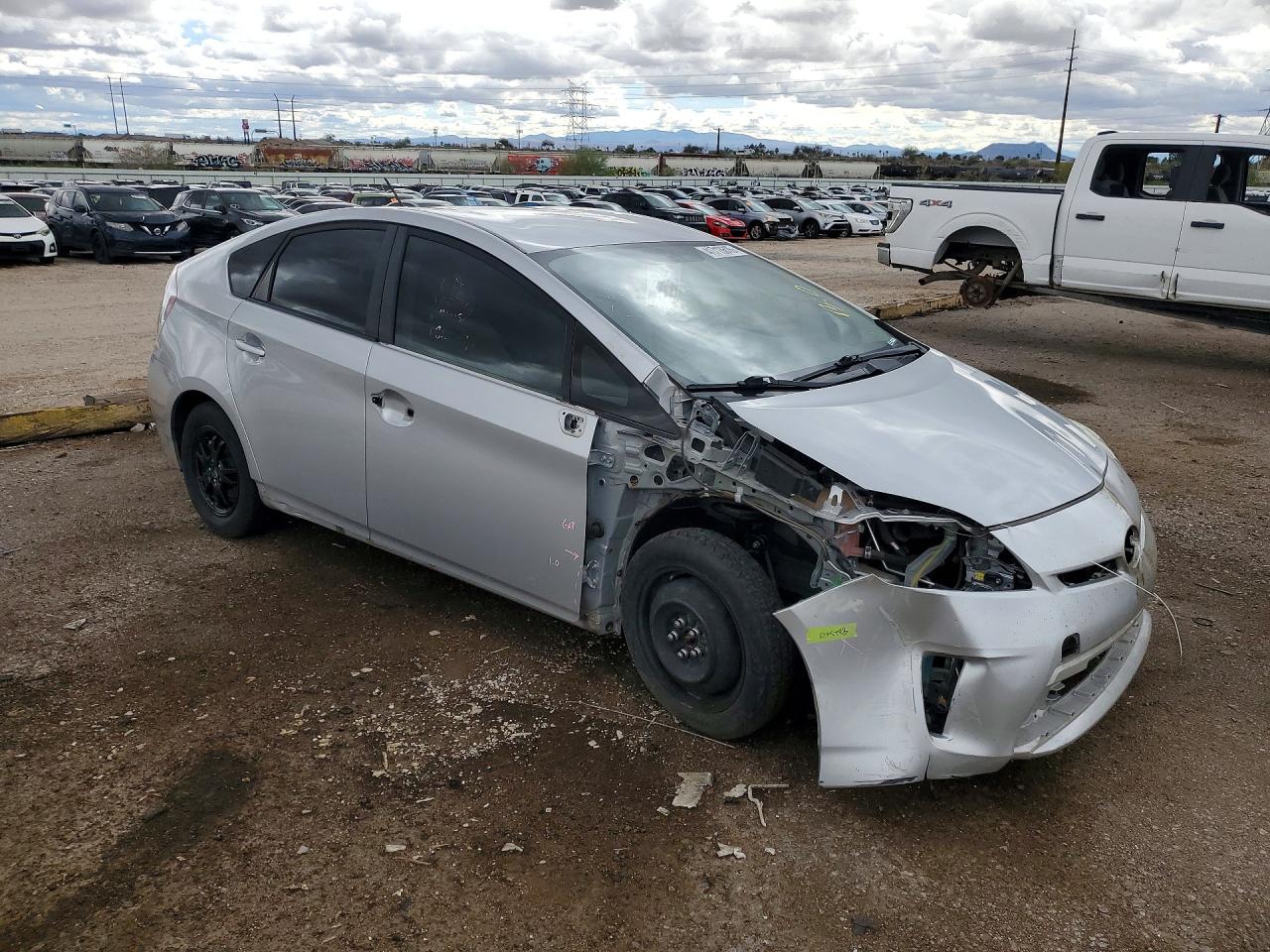 2015 TOYOTA PRIUS TWO photo 4