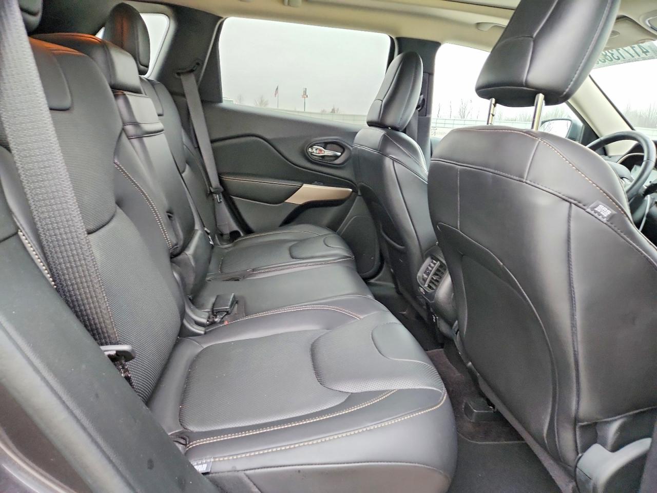 2018 JEEP CHEROKEE LIMITED photo 11