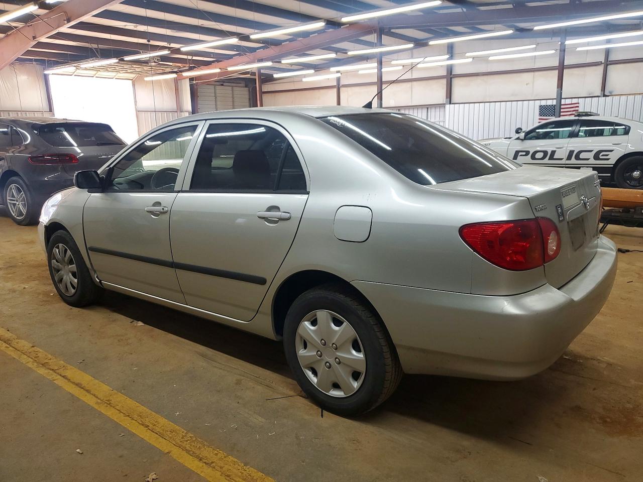 2004 TOYOTA COROLLA photo 2