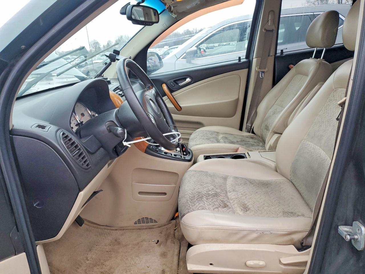 2006 SATURN VUE photo 7