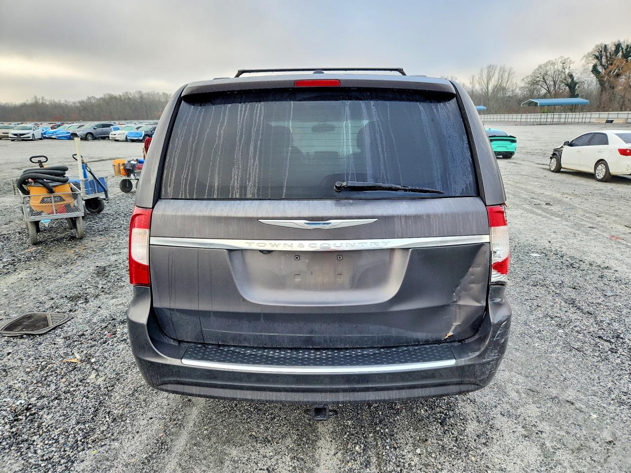 2015 CHRYSLER TOWN & COUNTRY photo 6