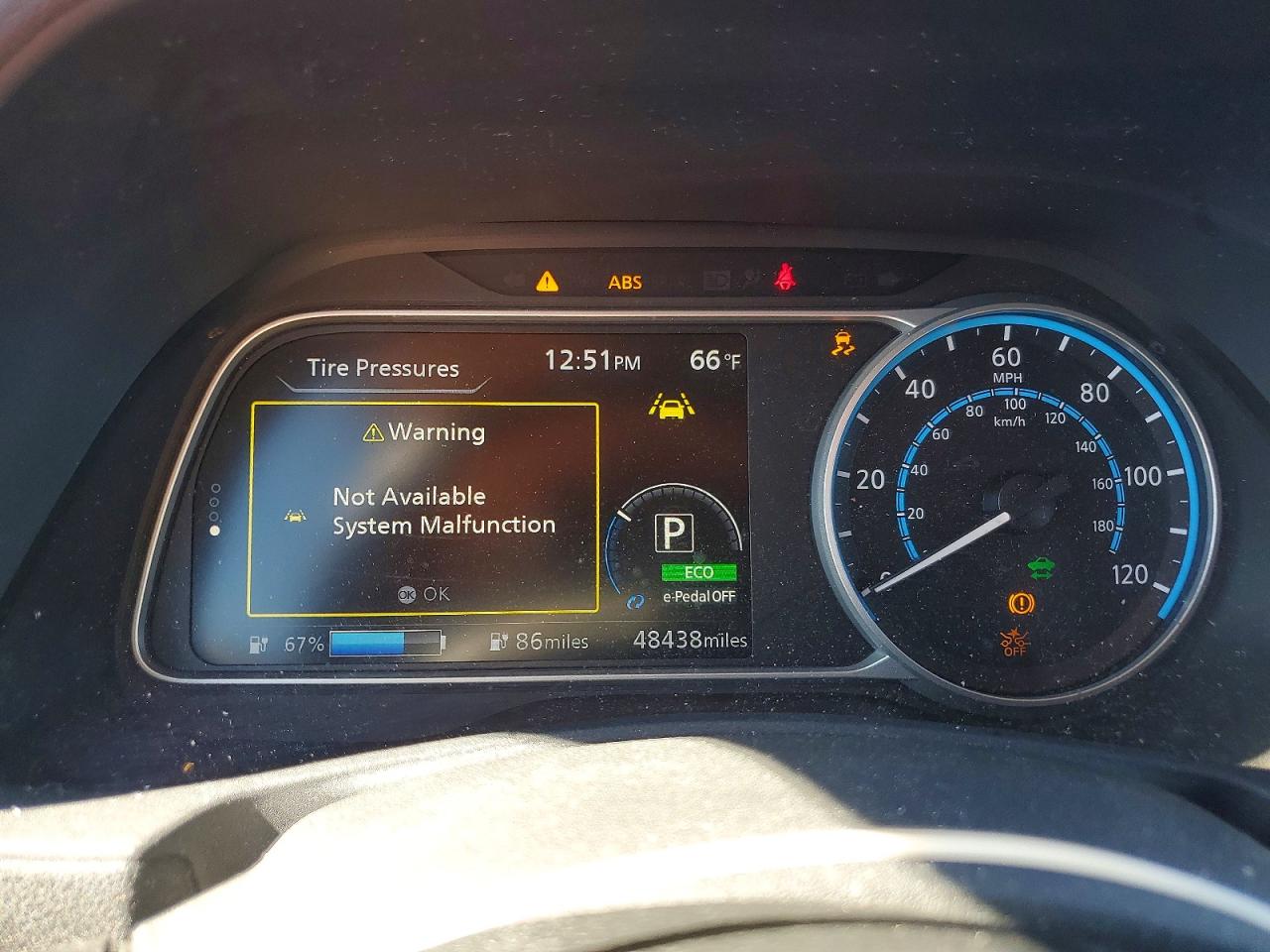 2019 NISSAN LEAF SV photo 9