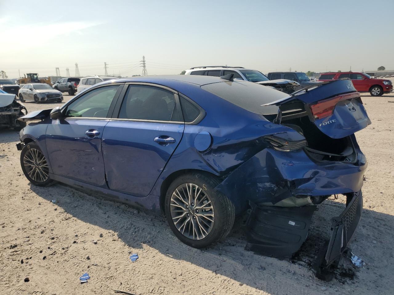 2024 KIA FORTE GT LINE photo 3