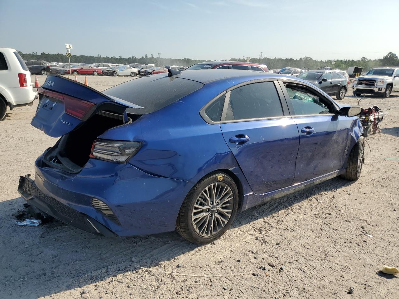 2024 KIA FORTE GT LINE photo 5